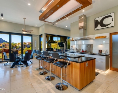13412 N 14th Place - Photo Thumbnail 7