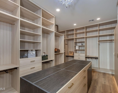 13412 N 14th Place - Photo Thumbnail 38
