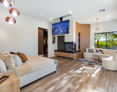 13412 N 14th Place - Photo Thumbnail 29
