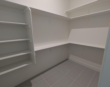 826 W 12th Street - Photo Thumbnail 31