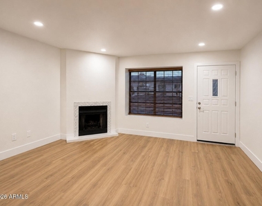 5704 E Aire Libre Avenue - Photo Thumbnail 3