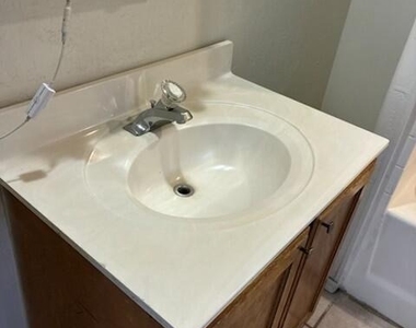 1502 E Pierce Street - Photo Thumbnail 3