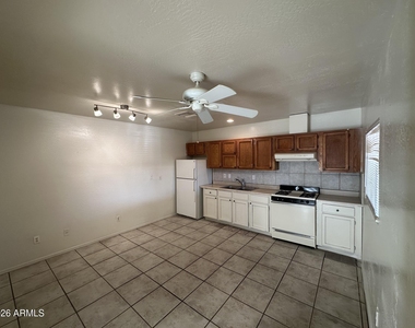 1502 E Pierce Street - Photo Thumbnail 5
