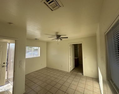 1502 E Pierce Street - Photo Thumbnail 6