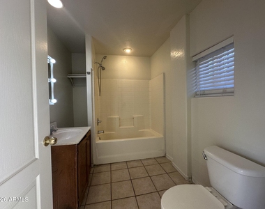 1502 E Pierce Street - Photo Thumbnail 9