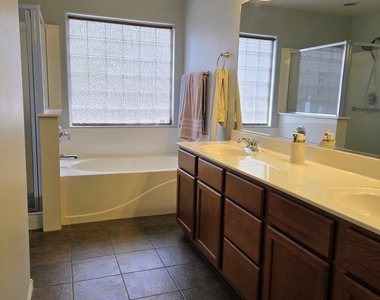 45317 W Desert Garden Road - Photo Thumbnail 11