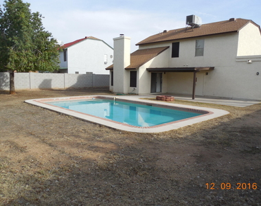 6126 W Maui Lane - Photo Thumbnail 8