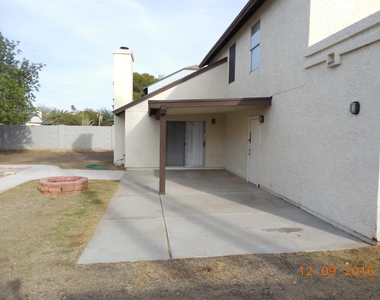 6126 W Maui Lane - Photo Thumbnail 7