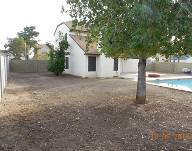6126 W Maui Lane - Photo Thumbnail 5