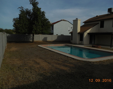 6126 W Maui Lane - Photo Thumbnail 3