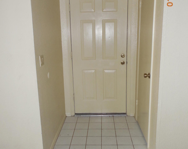 6126 W Maui Lane - Photo Thumbnail 10
