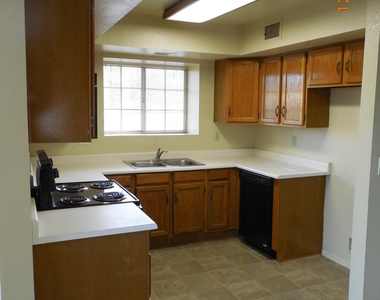 6126 W Maui Lane - Photo Thumbnail 12