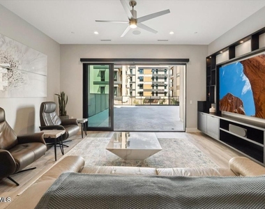 19355 N 73rd Way - Photo Thumbnail 2