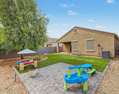 42097 W Lunar Street - Photo Thumbnail 17