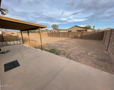 9435 W Oneida Drive - Photo Thumbnail 23