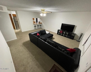 9435 W Oneida Drive - Photo Thumbnail 4