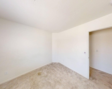 22932 W Morning Glory Street - Photo Thumbnail 14