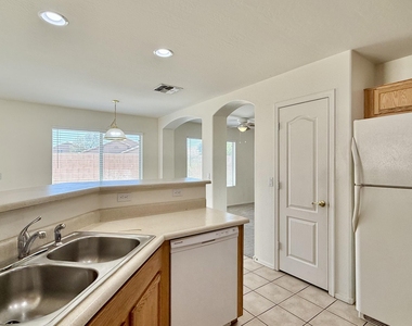 22932 W Morning Glory Street - Photo Thumbnail 10