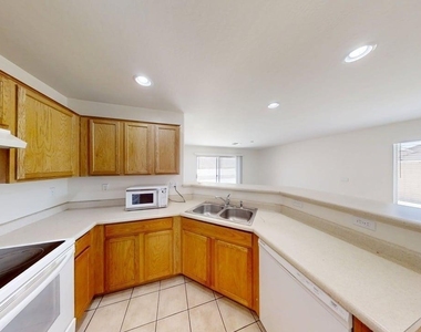 22932 W Morning Glory Street - Photo Thumbnail 8