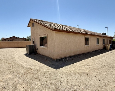22932 W Morning Glory Street - Photo Thumbnail 29
