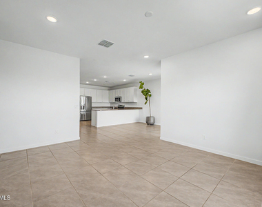 7922 W Sands Road - Photo Thumbnail 5