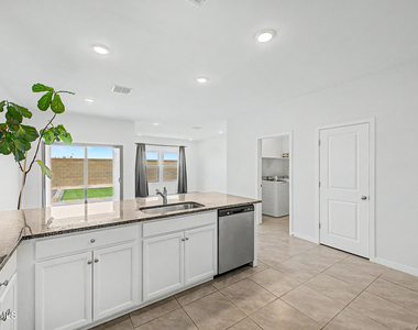 7922 W Sands Road - Photo Thumbnail 8