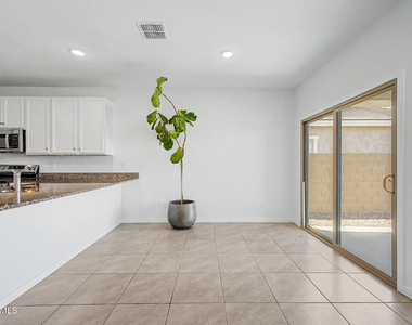 7922 W Sands Road - Photo Thumbnail 6