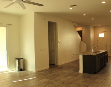 15715 W Melvin Street - Photo Thumbnail 3