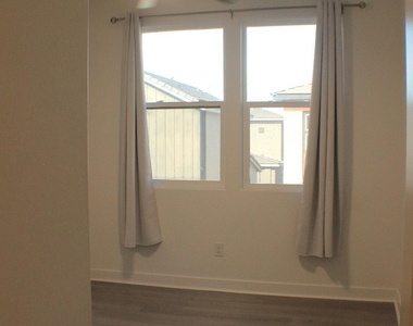 15715 W Melvin Street - Photo Thumbnail 11