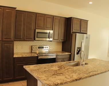 15715 W Melvin Street - Photo Thumbnail 2