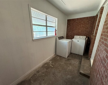 3105 W Park Place - Photo Thumbnail 8