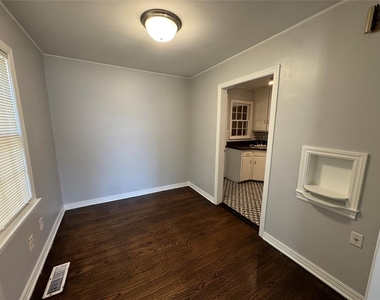 3105 W Park Place - Photo Thumbnail 3