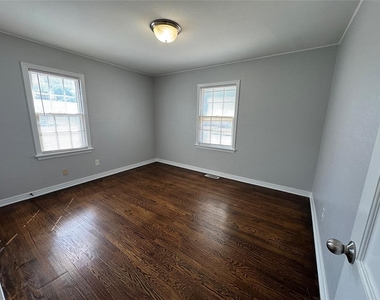 3105 W Park Place - Photo Thumbnail 9