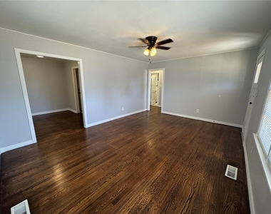 3105 W Park Place - Photo Thumbnail 2