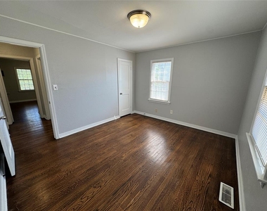 3105 W Park Place - Photo Thumbnail 10