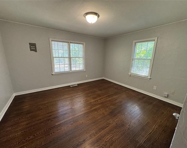 3105 W Park Place - Photo Thumbnail 13