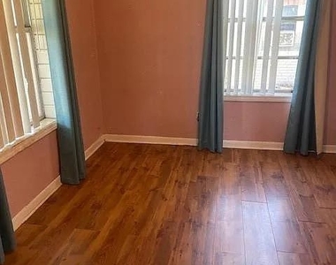 212 Se 41st Street - Photo Thumbnail 4