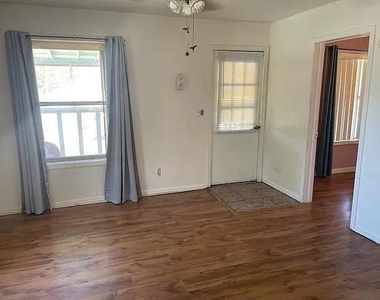 212 Se 41st Street - Photo Thumbnail 6