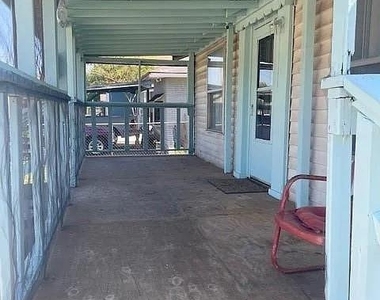 212 Se 41st Street - Photo Thumbnail 3