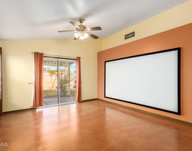 525 N Val Vista Drive - Photo Thumbnail 1