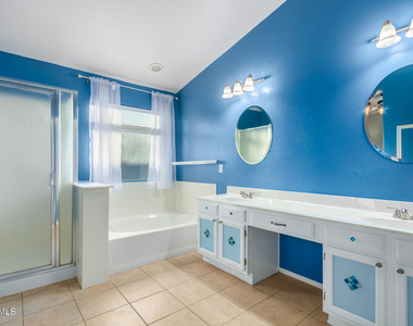 525 N Val Vista Drive - Photo Thumbnail 8