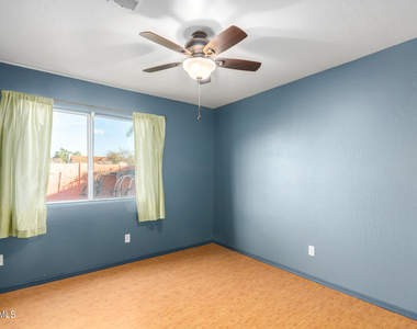 525 N Val Vista Drive - Photo Thumbnail 10