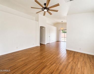 16538 N 158th Avenue - Photo Thumbnail 2