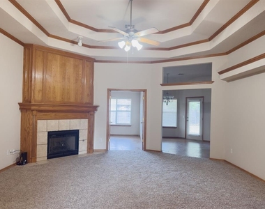 1633 Sw 32nd Street - Photo Thumbnail 4