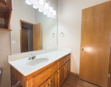 1633 Sw 32nd Street - Photo Thumbnail 17