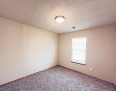 1633 Sw 32nd Street - Photo Thumbnail 14