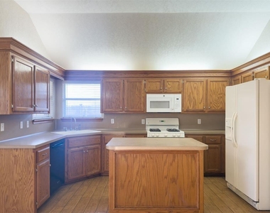 1633 Sw 32nd Street - Photo Thumbnail 7