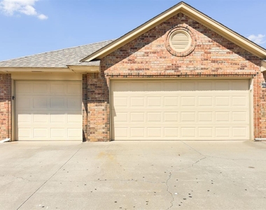1633 Sw 32nd Street - Photo Thumbnail 1