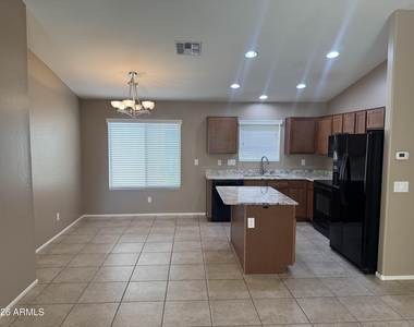 28866 N Coal Avenue - Photo Thumbnail 2
