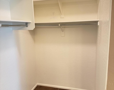 28866 N Coal Avenue - Photo Thumbnail 9